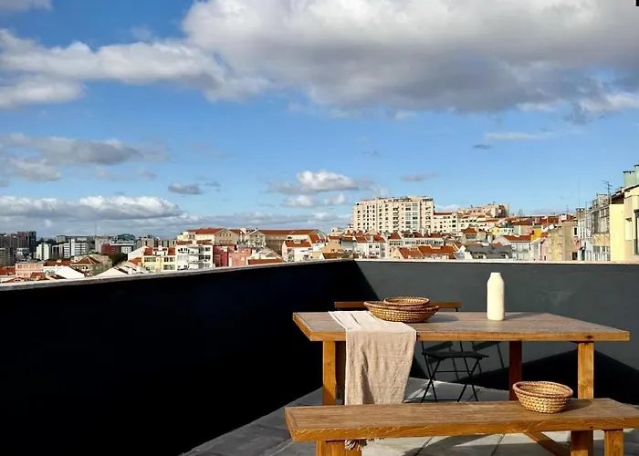 Aqueduct Vl * Lisbon